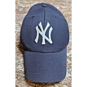 New Era Wool Blend New York Yankees Strapback Hat Cap OSFM Blue Classic